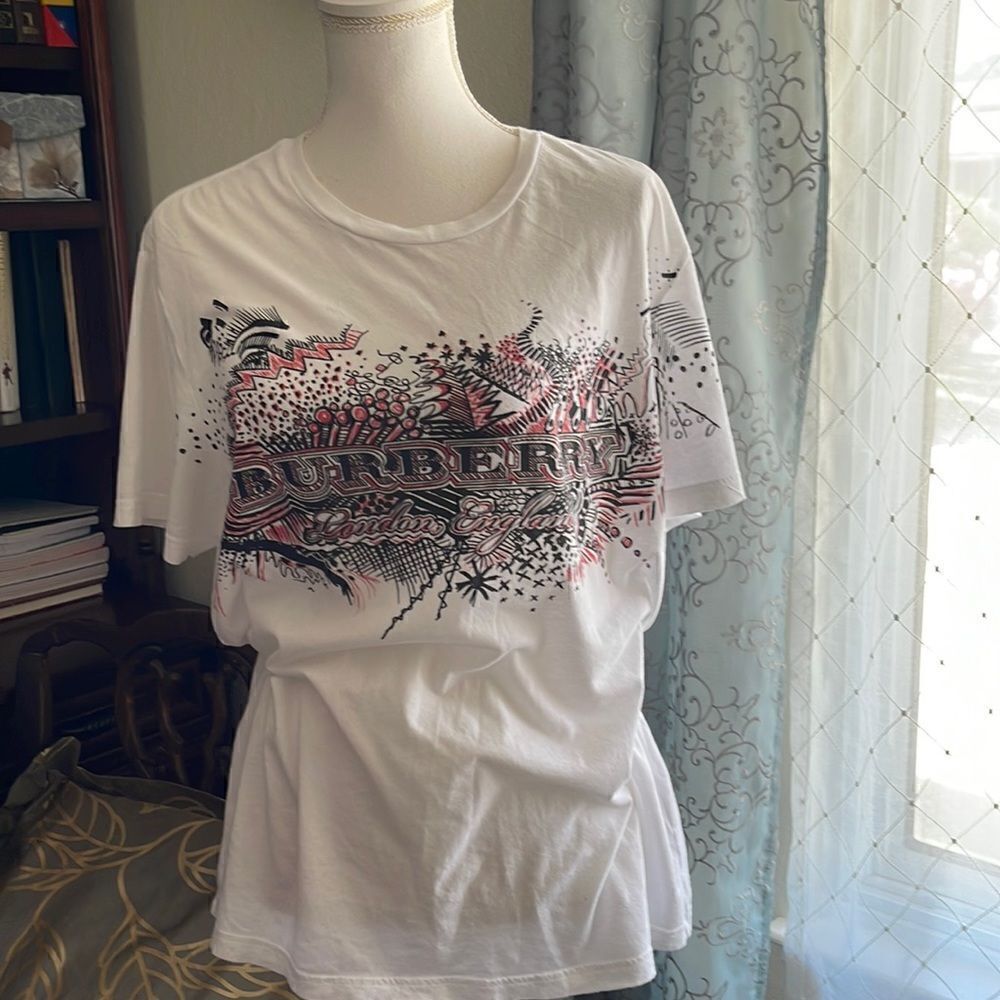 Burberry T-Short. 